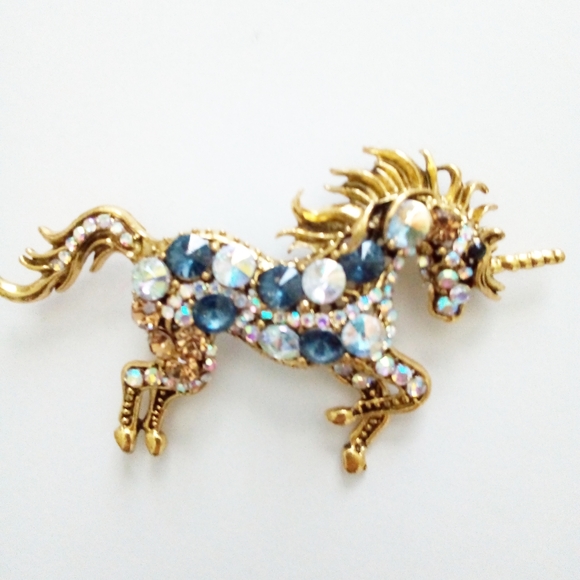 Betsey Johnson Jewelry - New Blue Rainbow Colors Unicorn Pin